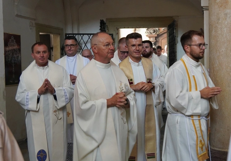8. Pielgrzymka Wspólnot Żywego Różańca i Czcicieli Matki Bożej do Henrykowa