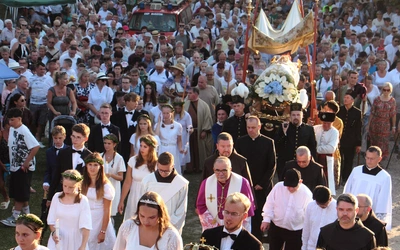 Abp Filipazzi: Przenieśmy do codzienności perspektywę hymnu "Magnificat"