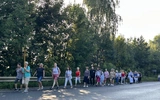 Piekary kobiet 2025. Pątniczki w drodze na piekarskie wzgórze