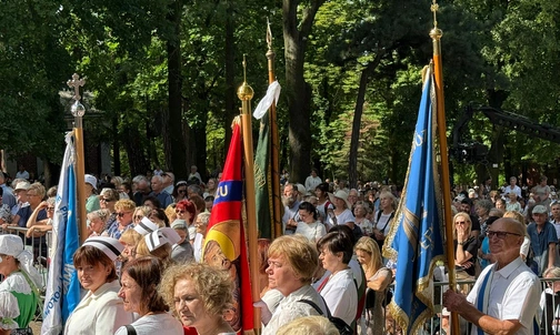 Piekary Śląskie. Nauka społeczna bp. Marka Szkudło do kobiet i dziewcząt
