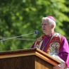 Bp Szkudło: Kobieta - serce rodziny i sumienie społeczności