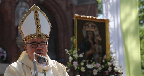 Abp Filipazzi do kobiet: Razem z Maryją pielgrzymujcie "ku nadziei"