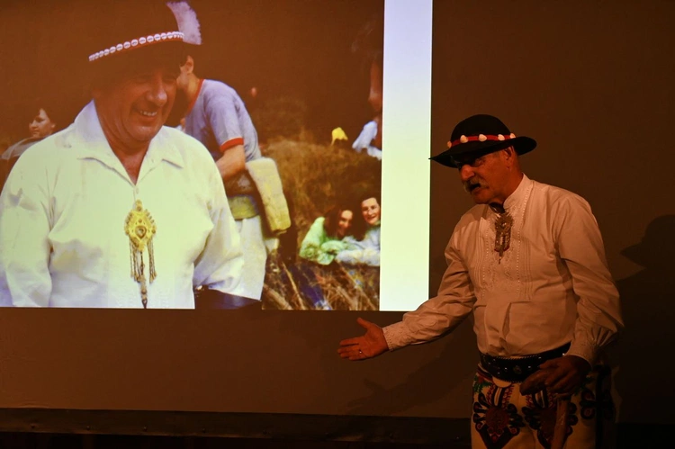 Między niebem a ziemią 