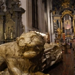Z Matką Bożą po katedrze wrocławskiej
