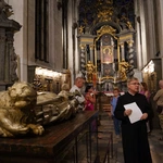 Z Matką Bożą po katedrze wrocławskiej