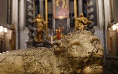 Z Matką Bożą po katedrze wrocławskiej