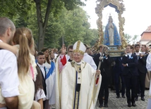 Abp Jędraszewski w Kalwarii: Do Wniebowziętej, Królowej, z ufnością się uciekamy