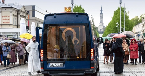 Ikona jasnogórska znów odwiedzi każdą parafię w Polsce. O trzeciej peregrynacji obrazu MB Częstochowskiej