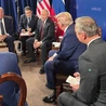 Rozmowa z kanibalem. Co Ukraińcy mówią o spotkaniu na Alasce?