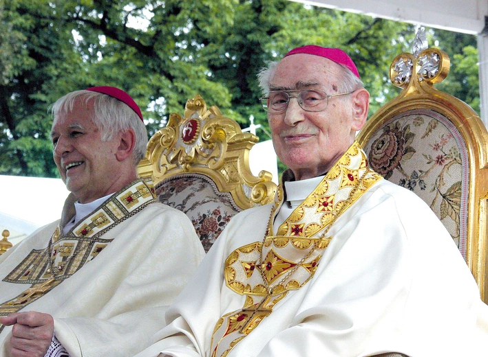 Abp Alfons Nossol (z prawej) obchodził w tych dniach  93. rocznicę urodzin. 