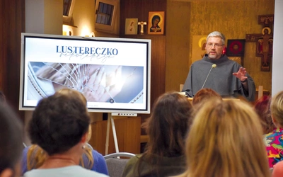  Weekendowe nauki zorganizowano w duchu franciszkańskim, w ciepłej, rodzinnej atmosferze sprzyjającej otwartości, szczerości i wsparciu.