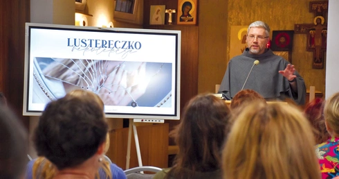  Weekendowe nauki zorganizowano w duchu franciszkańskim, w ciepłej, rodzinnej atmosferze sprzyjającej otwartości, szczerości i wsparciu.