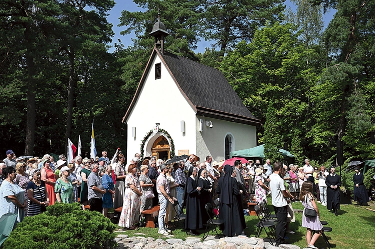Sanktuarium szensztackie co roku staje się miejscem rodzinnego pielgrzymowania diecezjan. 