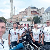 Ks. Marcin już dziś  zaprasza śmiałków, którzy za rok pojadą z nim z Bodzanowa do La Salatte, by uczcić 180. rocznicę objawienia się tam Matki Bożej.
