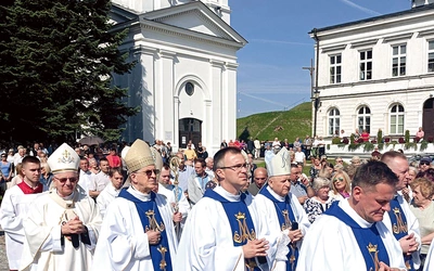 Obchody odpustowe w Chełmie co roku przyciągają tłumy.