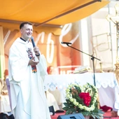 – Zależy nam, by  pokazać młodym ludziom, że grzech odbiera poczucie własnej wartości i zniekształca sposób patrzenia na siebie i świat – mówi ks. Paweł Kilimnik. 