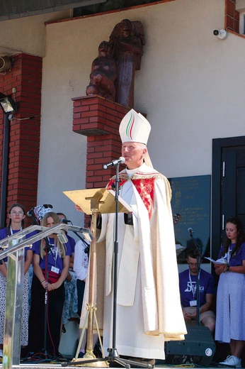 Nabożeństwu na Przeprośnej Górce przewodniczył bp Marek Solarczyk. 