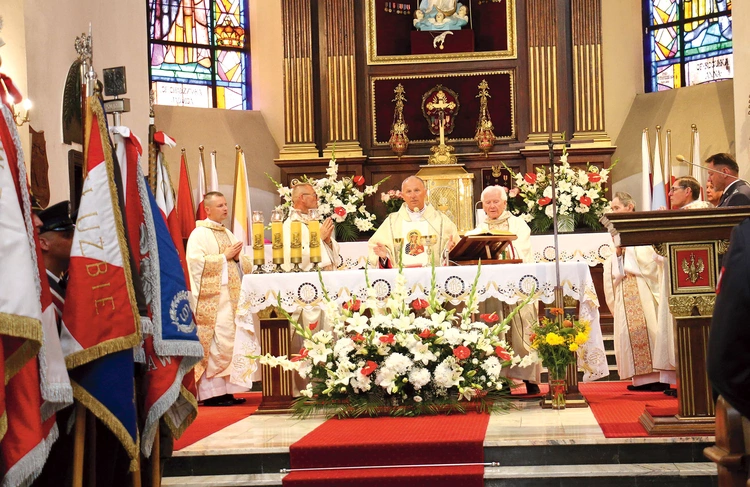 Mszy św. przewodniczył  bp Marek Solarczyk. 
