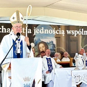 Arcybiskup życzył zgromadzonym, by też byli kiedyś „w niebo wzięci”. 