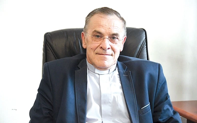 Ks. Jerzy Gołębiewski  jest proboszczem parafii św. Wincentego a Paulo w Warszawie i dyrektorem cmentarza Bródzieńskiego  od 2006 roku. 