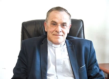 Ks. Jerzy Gołębiewski  jest proboszczem parafii św. Wincentego a Paulo w Warszawie i dyrektorem cmentarza Bródzieńskiego  od 2006 roku. 