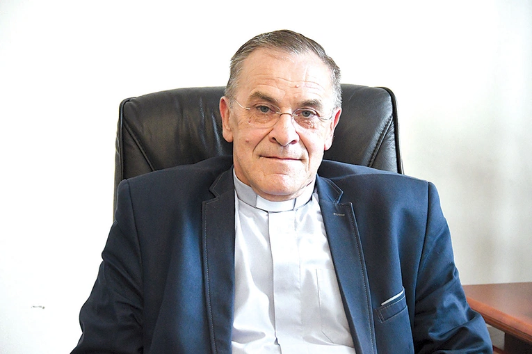 Ks. Jerzy Gołębiewski  jest proboszczem parafii św. Wincentego a Paulo w Warszawie i dyrektorem cmentarza Bródzieńskiego  od 2006 roku. 