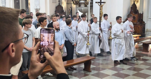 Ks. Szwarc: Modlitwa wzywa do winnicy Pana