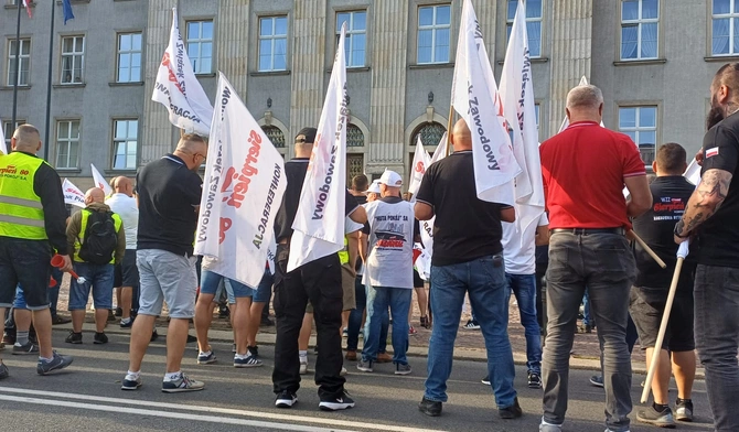 Katowice. Protest hutników, górników i energetyków [ZDJĘCIA]