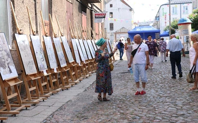 W przedostatnią sierpniową niedzielę ulica Wąska w Radomiu znów wypełni się sztuką, muzyką i wspólną pracą twórczą.