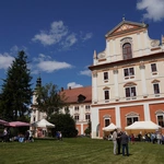 Pielgrzymka osób niepełnosprawnych, ich rodzin i przyjaciół do Henrykowa