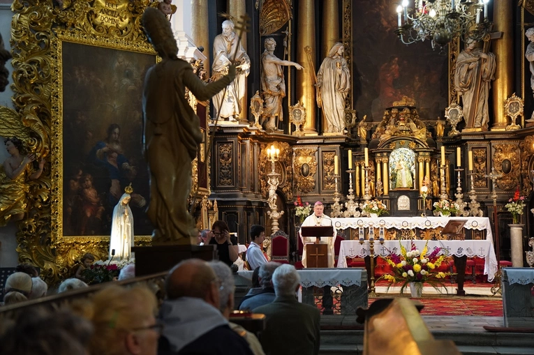 Pielgrzymka osób niepełnosprawnych, ich rodzin i przyjaciół do Henrykowa