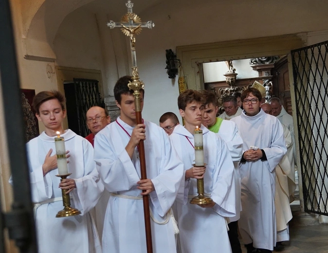 Pielgrzymka osób niepełnosprawnych, ich rodzin i przyjaciół do Henrykowa