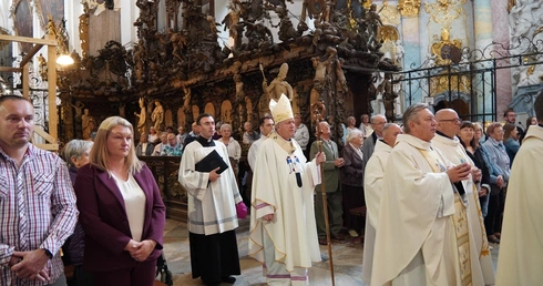 Abp Kupny: Na krzyżu naszego cierpienia nie jesteśmy sami