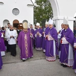 Pożegnanie abp. Józefa Kowalczyka w Jadownikach Mokrych
