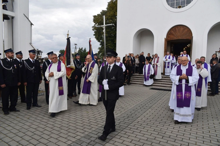 Pożegnanie abp. Józefa Kowalczyka w Jadownikach Mokrych