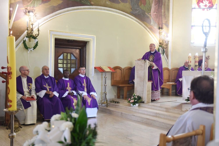 Pożegnanie abp. Józefa Kowalczyka w Jadownikach Mokrych