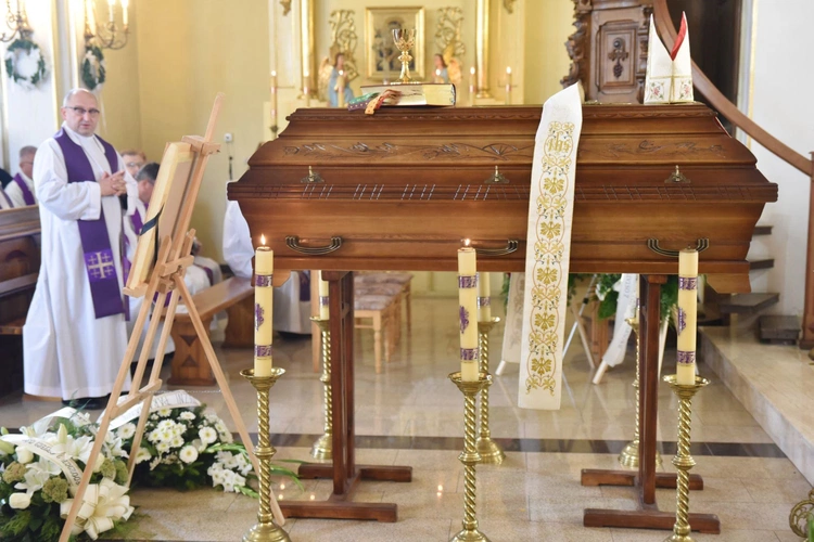 Pożegnanie abp. Józefa Kowalczyka w Jadownikach Mokrych