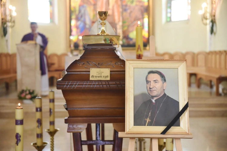 Pożegnanie abp. Józefa Kowalczyka w Jadownikach Mokrych