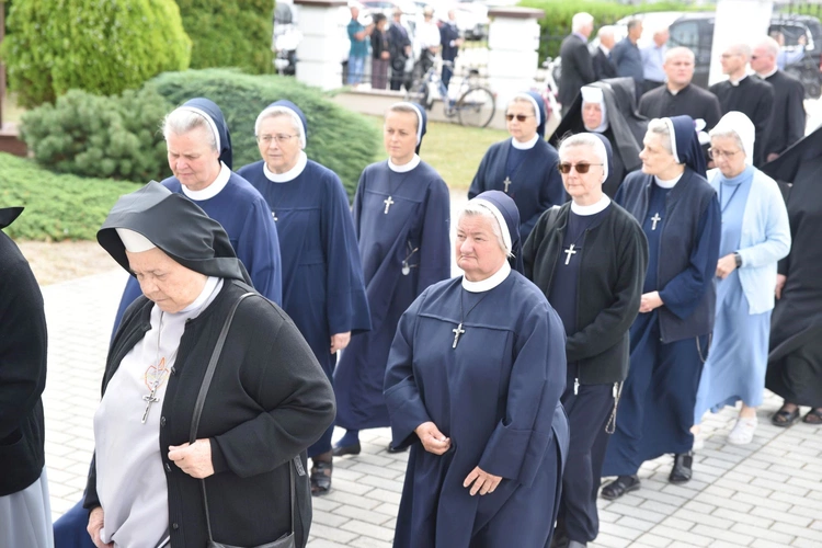 Pożegnanie abp. Józefa Kowalczyka w Jadownikach Mokrych