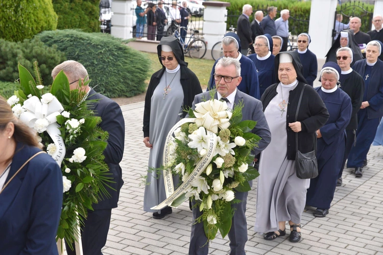 Pożegnanie abp. Józefa Kowalczyka w Jadownikach Mokrych