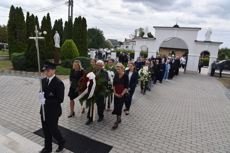 Pożegnanie abp. Józefa Kowalczyka w Jadownikach Mokrych