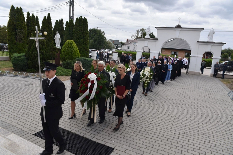 Pożegnanie abp. Józefa Kowalczyka w Jadownikach Mokrych