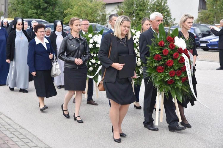 Pożegnanie abp. Józefa Kowalczyka w Jadownikach Mokrych