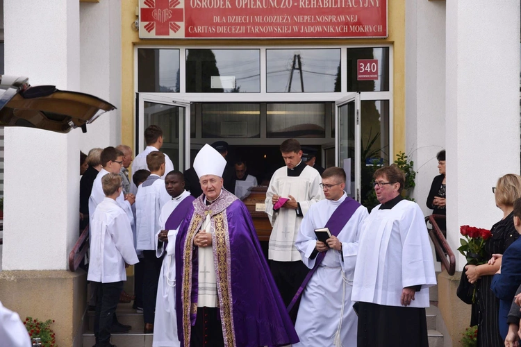 Pożegnanie abp. Józefa Kowalczyka w Jadownikach Mokrych