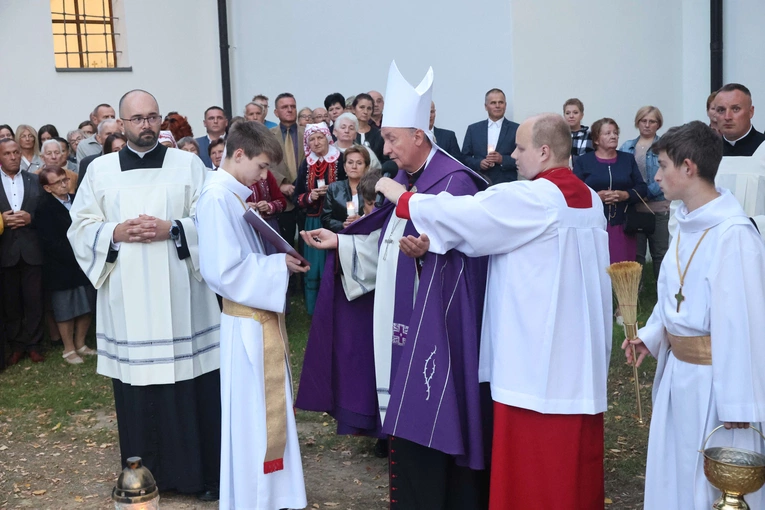 Poświęcenie wyremontowanej świątyni w Kamionce Wielkiej