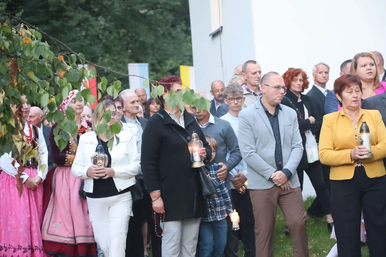 Poświęcenie wyremontowanej świątyni w Kamionce Wielkiej
