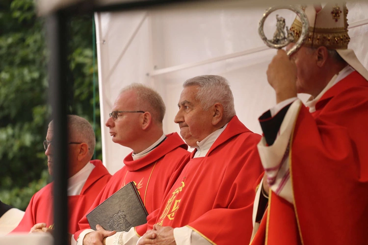 Poświęcenie wyremontowanej świątyni w Kamionce Wielkiej