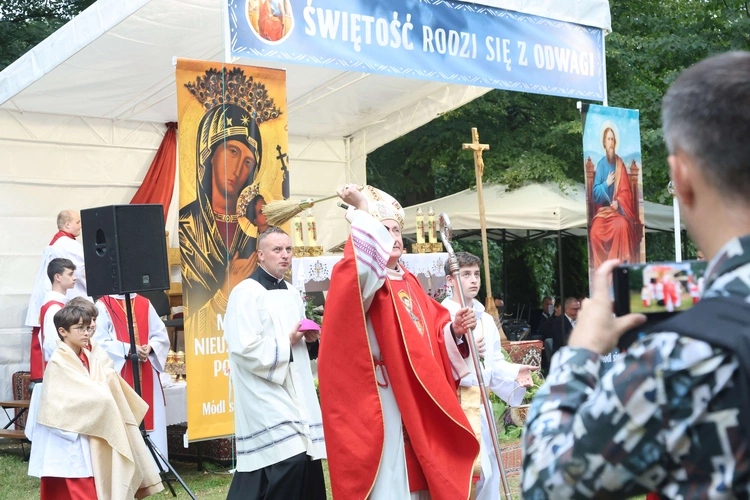 Poświęcenie wyremontowanej świątyni w Kamionce Wielkiej