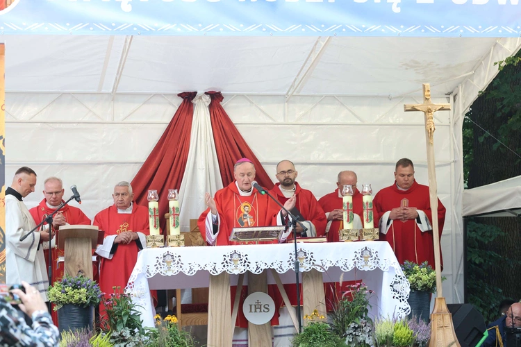 Poświęcenie wyremontowanej świątyni w Kamionce Wielkiej