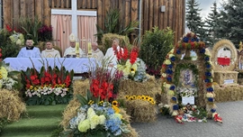 Święto plonów rpozczęło się Eucharystią. 
